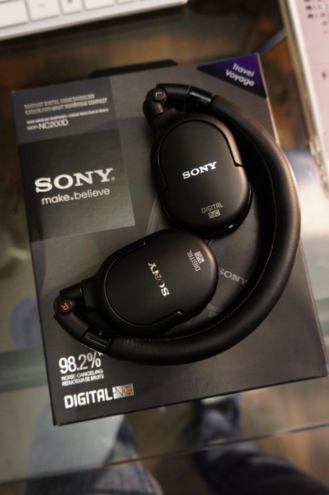 Sony MDRNC200D (Digital Noise Canceling Headphones)