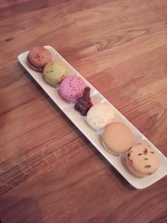macaroon assorted plate